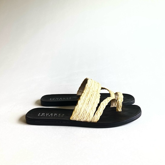 New Journee Collection Ivory Straw Weaving Flip Flops Sandals size 7.5 - Picture 3 of 12